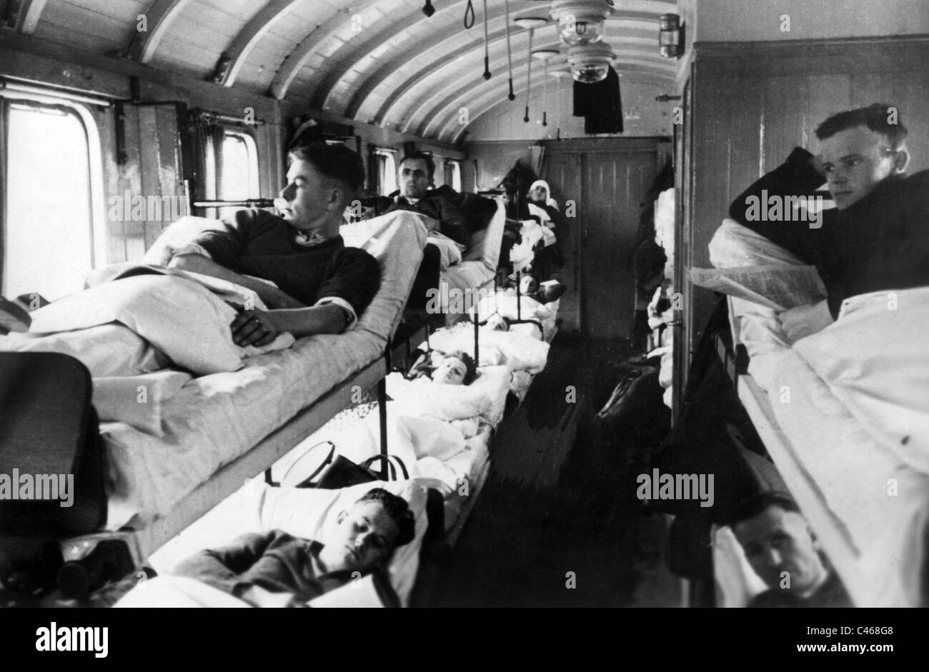 L'intérieur d'un train, l'hôpital 1940 Banque D'Images