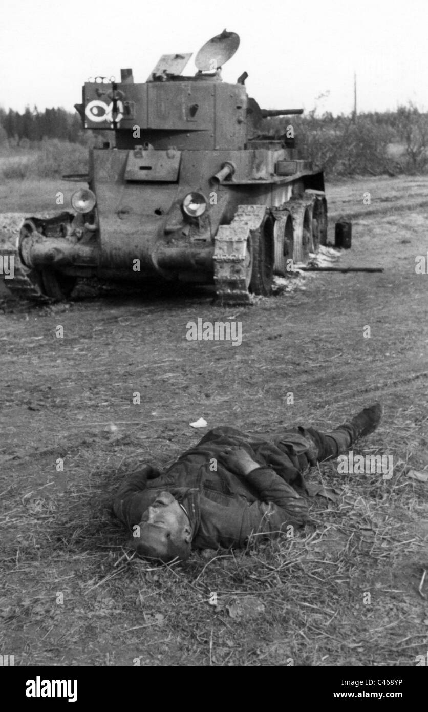 Seconde Guerre mondiale : détruit des tanks de l'Armée Rouge Banque D'Images