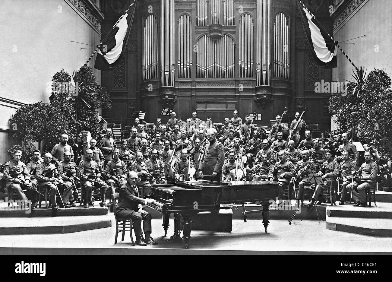 Eugen d'Albert à un grand piano, 1916 Banque D'Images