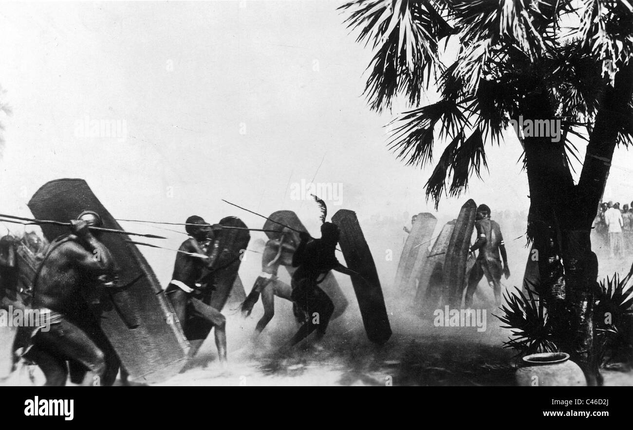 La danse de la guerre d'Afrique, 1925 Banque D'Images