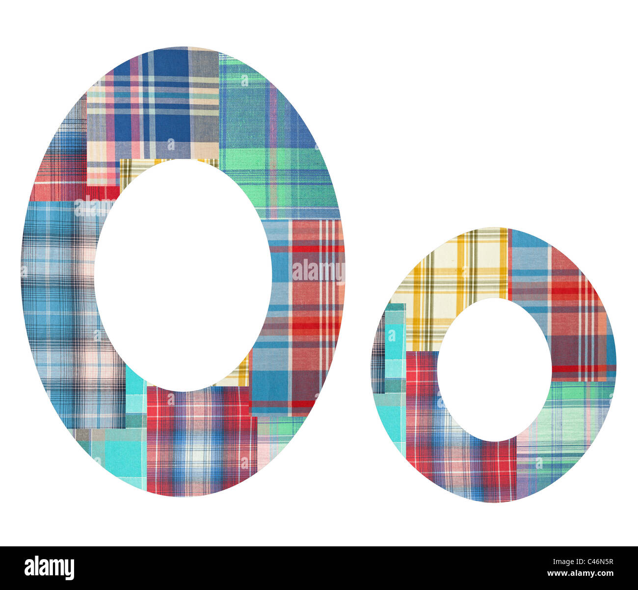 Collage lettre 'O' du tissu à carreaux de couleur sur fond blanc Banque D'Images