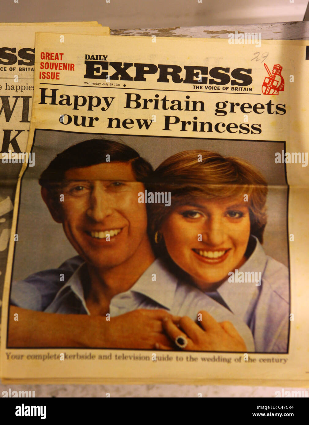 Journaux d'origine indiquant le mariage du Prince Charles à la Princesse Diana Banque D'Images