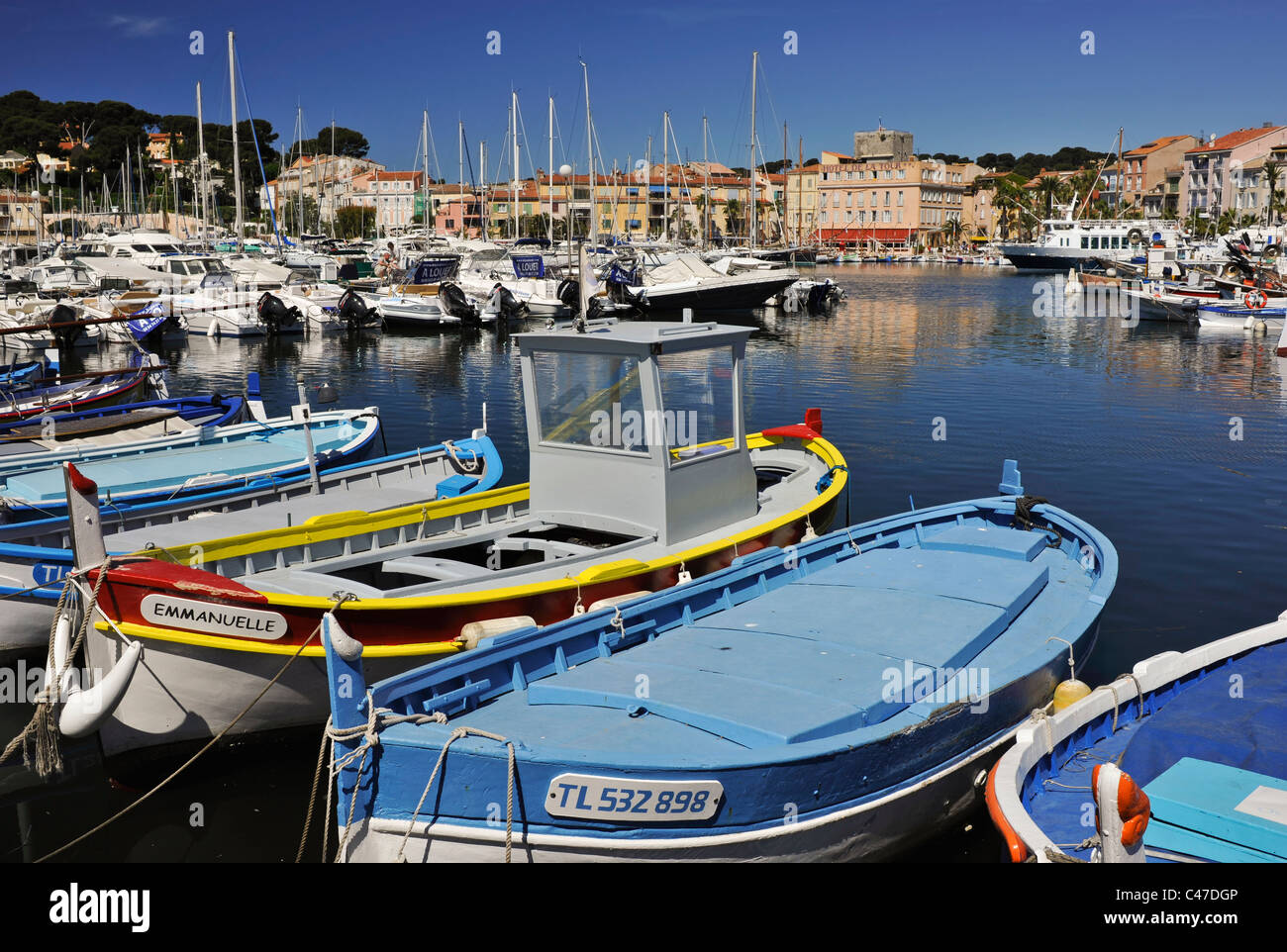 Sanary sur Mer, Var, Provence, France, le vieux port Photo Stock - Alamy