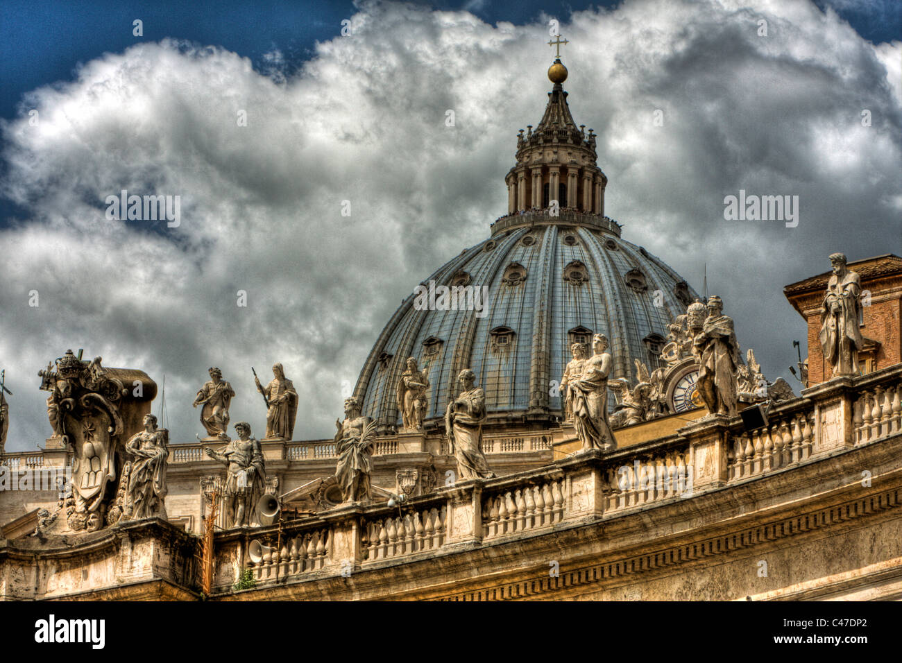 Sites touristiques de Rome, en Italie, le Vatican Dôme de la Basilique St Pierre ou La Cupola Banque D'Images