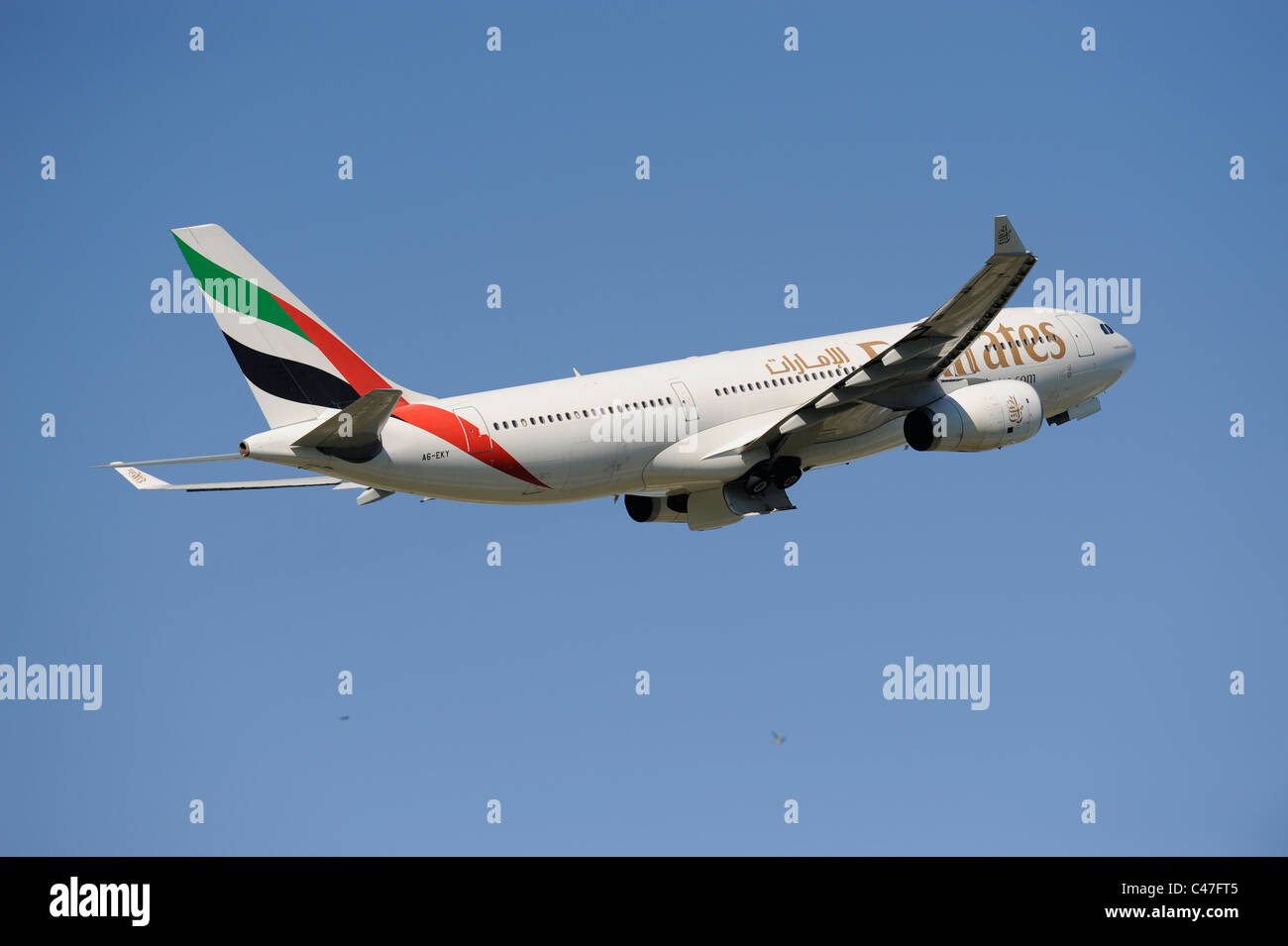 Avion Airbus de la compagnie aérienne Emirates au décollage de l'aéroport de Munich en Allemagne Banque D'Images