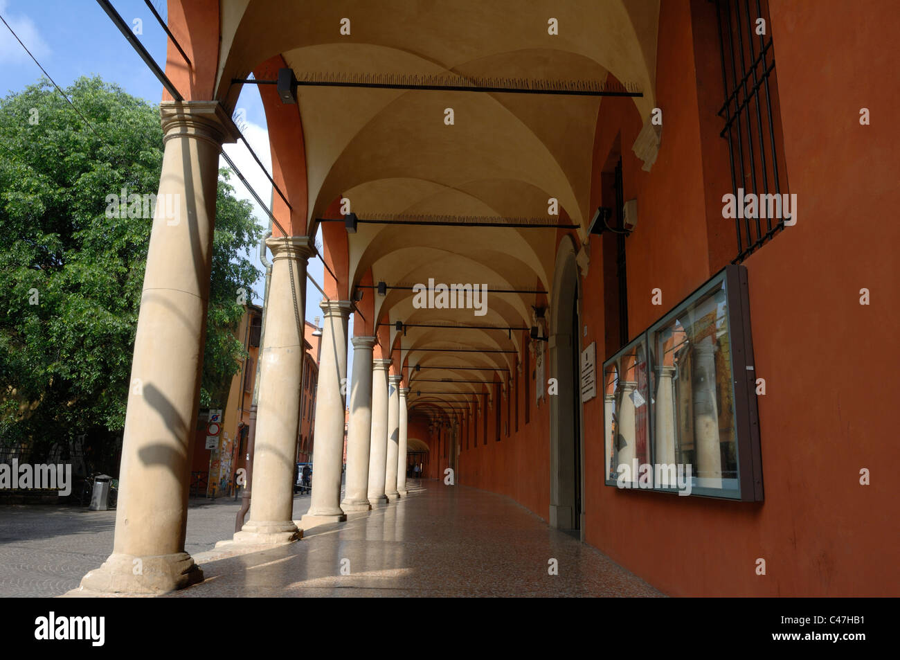 La Pinacoteca Nazionale sur la Via delle Belle Arti Banque D'Images La Pinacoteca Nazionale sur la Via delle Belle Arti Banque D'Images