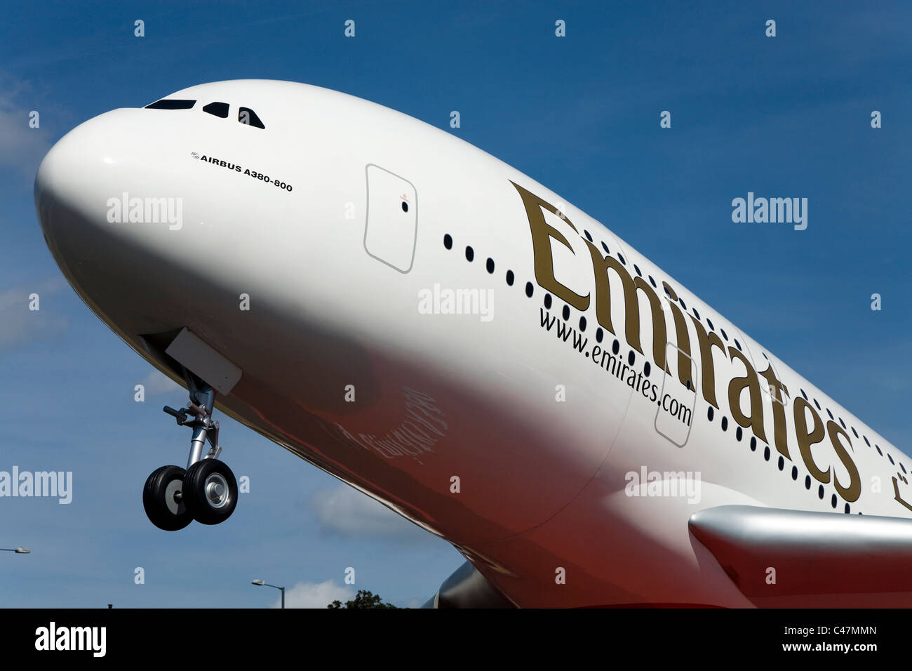 Airbus frappe fort au premier jour du salon aéronautique de Dubaï