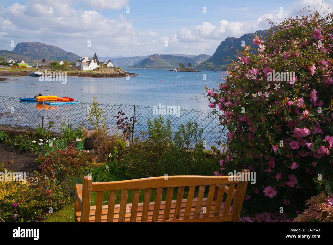 Village Plockton, Loch Carron, Kyle of Lochalsh, région des Highlands, en Écosse, en novembre Banque D'Images