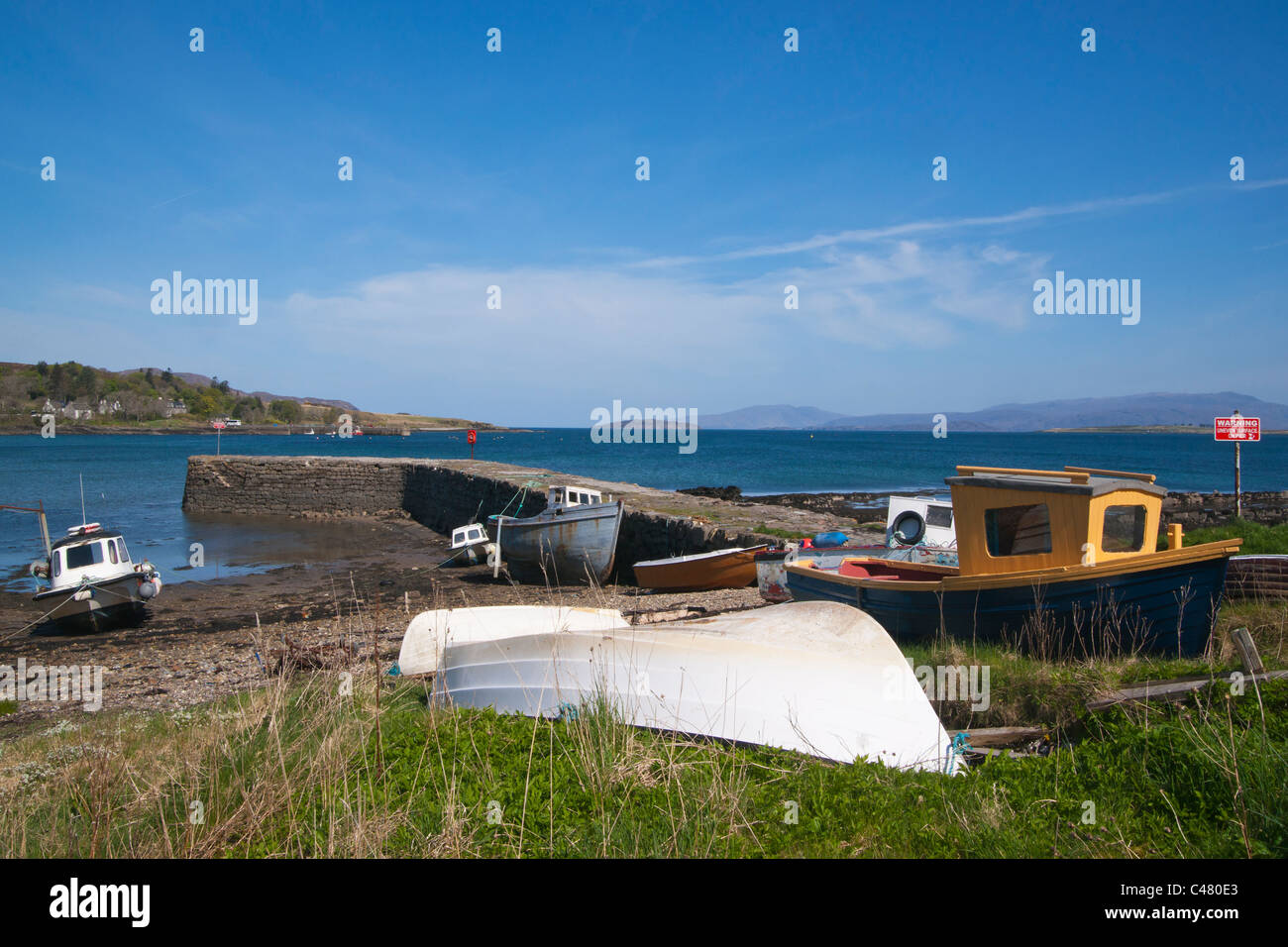 Jetée de Broadford, Isle of Skye, région des hautes, l'Écosse, novembre Banque D'Images