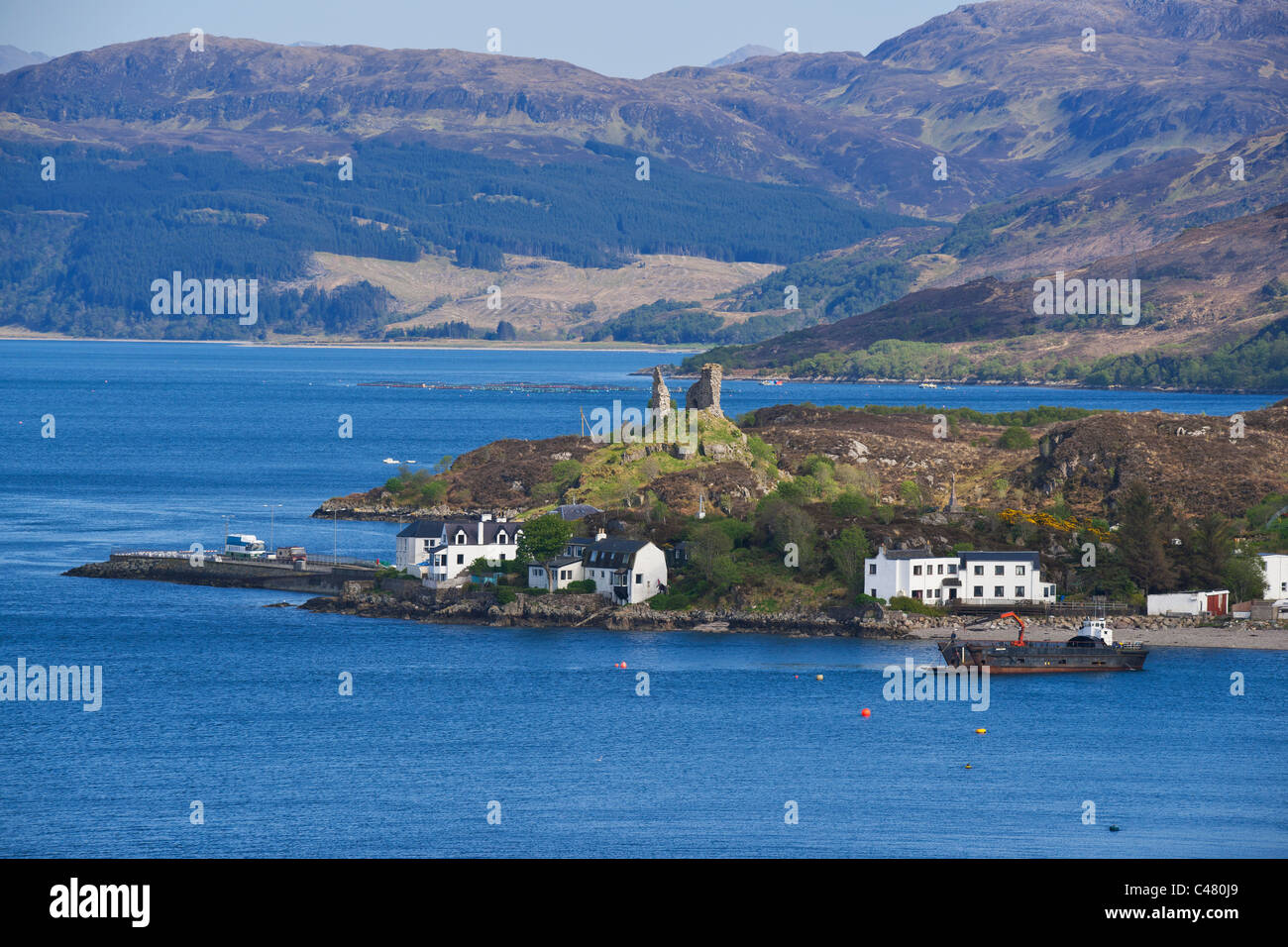Kyleakin, Château, à partir de la ruée vers, Skye Bridge, Loch Alsh, région des Highlands, Ecosse Banque D'Images