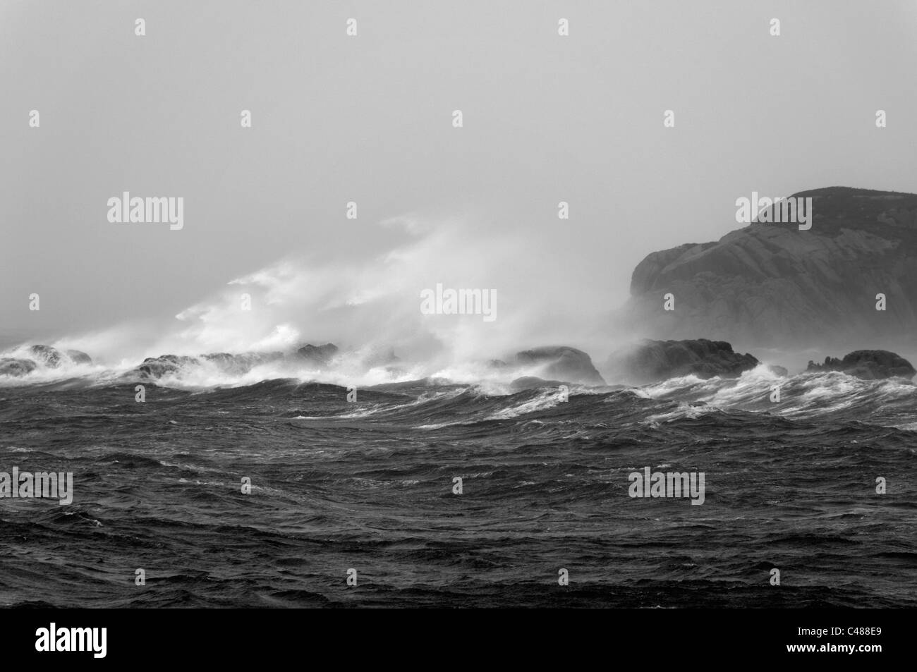 Une mer agitée à Fionnphort scène sur l'île de Mull Banque D'Images