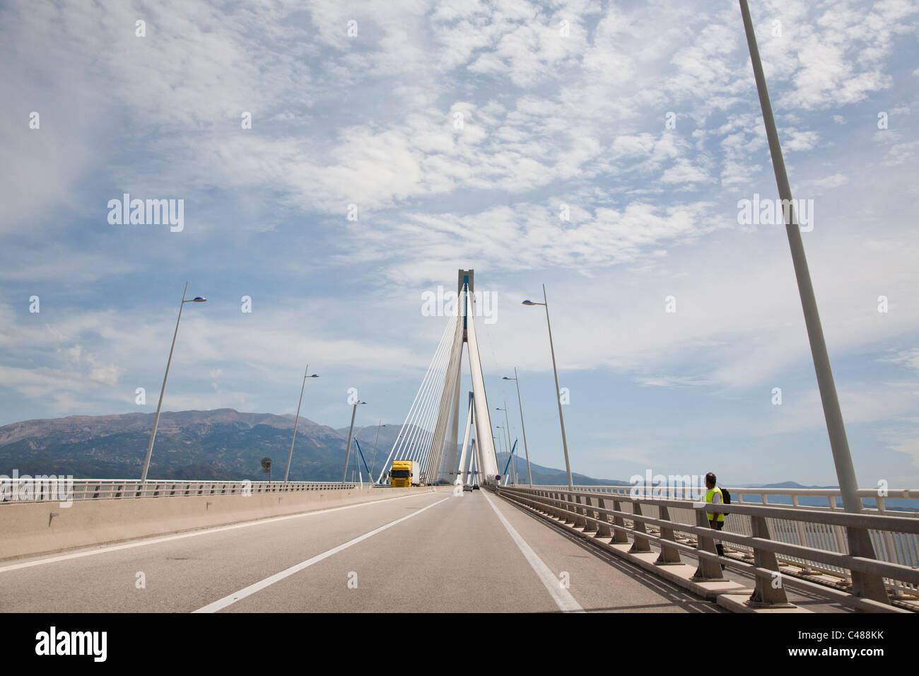 'Charilaos Trikoupis' pont qui relie Andirio et Rio. À partir de la Grèce continentale au Péloponnèse, à travers le golfe de Corinthe. Banque D'Images