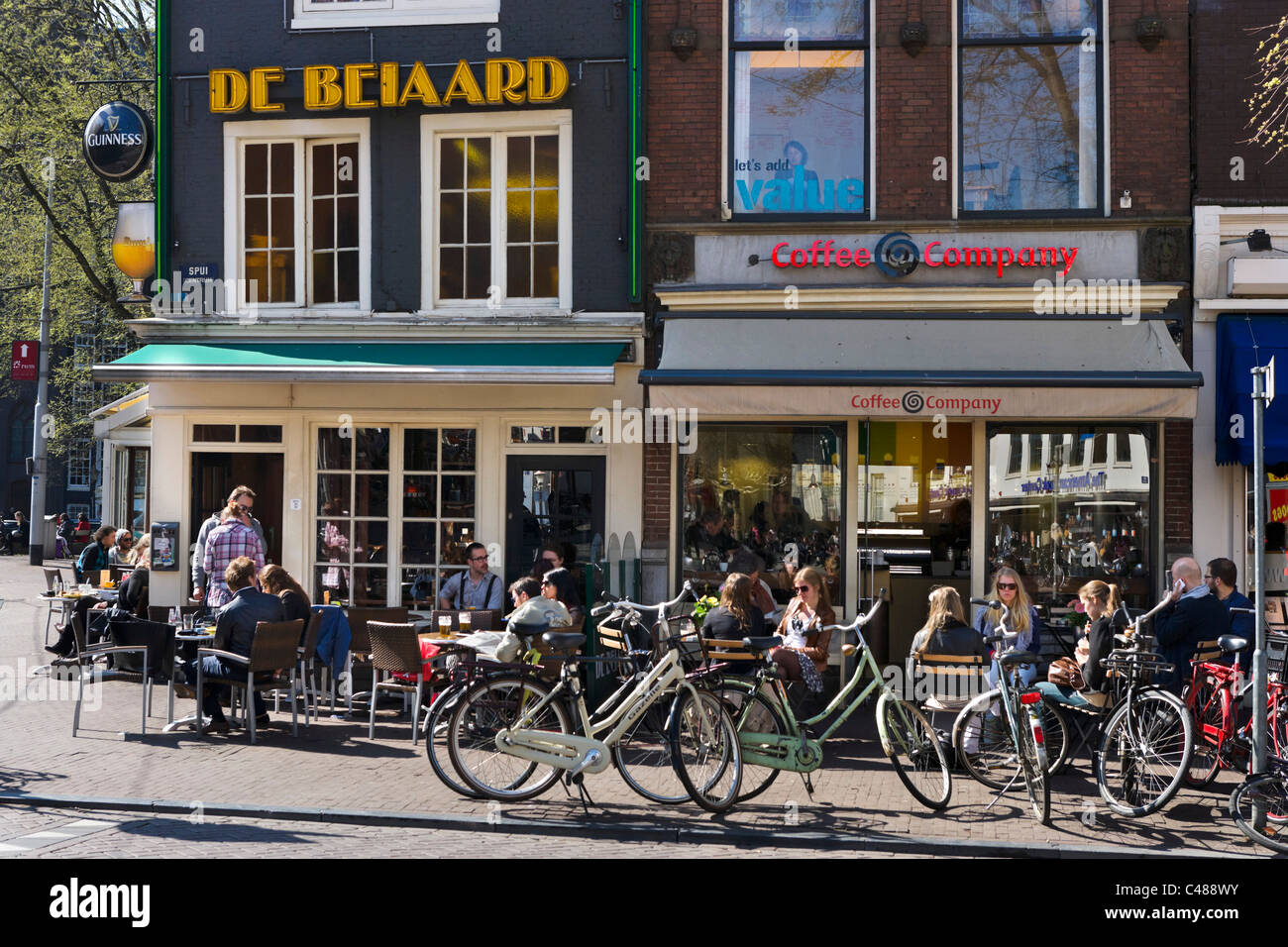 Cafés et bars sur Spui dans le centre-ville, Amsterdam, Pays-Bas Banque D'Images