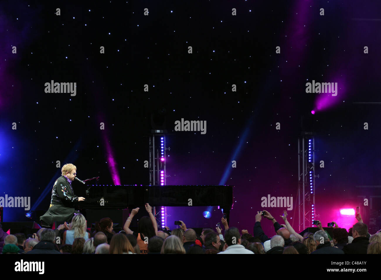 ELTON JOHN Elton John CONCERT SCARBOROUGH Scarborough ANGLETERRE 05 Juin 2011 Banque D'Images