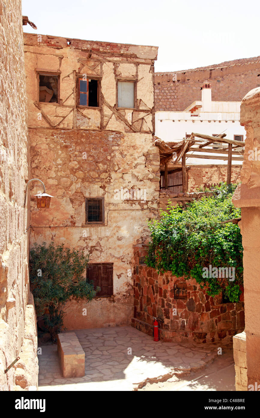 Le Buisson ardent et extincteur où Dieu est apparu à Moïse dans le