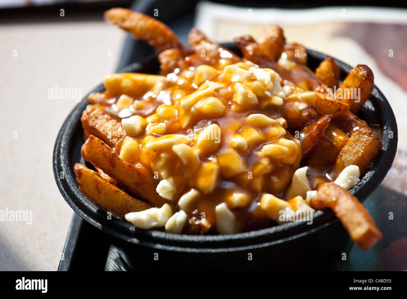 La poutine à La Belle Province restaurant à Montréal, Canada Banque D'Images