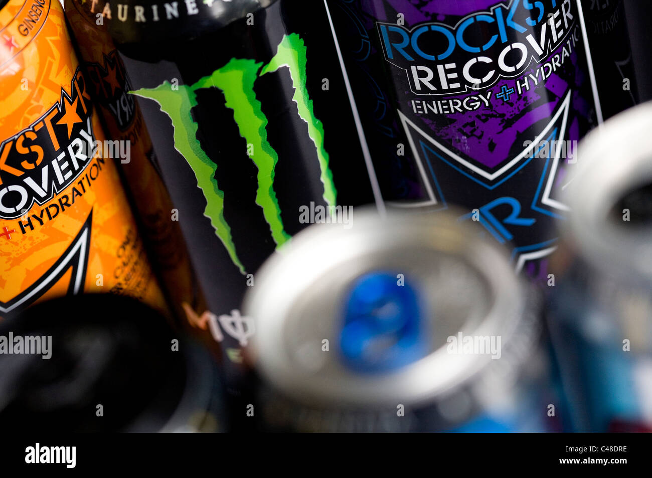 Un mélange os RockStar, Monster, AMP et Red Bull boisson énergétique. Banque D'Images