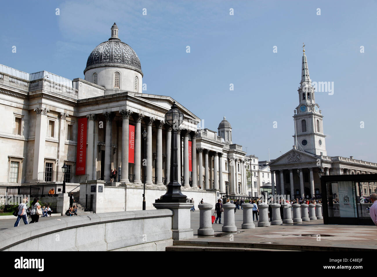 La National Gallery et St Martin dans l'église de champs à Trafalgar Square, Londres, Angleterre Banque D'Images