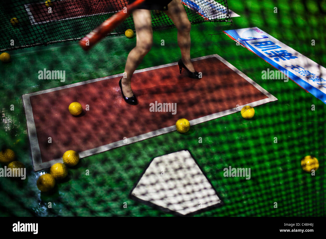 Ladies Night à l'Toroko batting cage, Taipei, Taiwan, le 27 octobre 2010. Banque D'Images