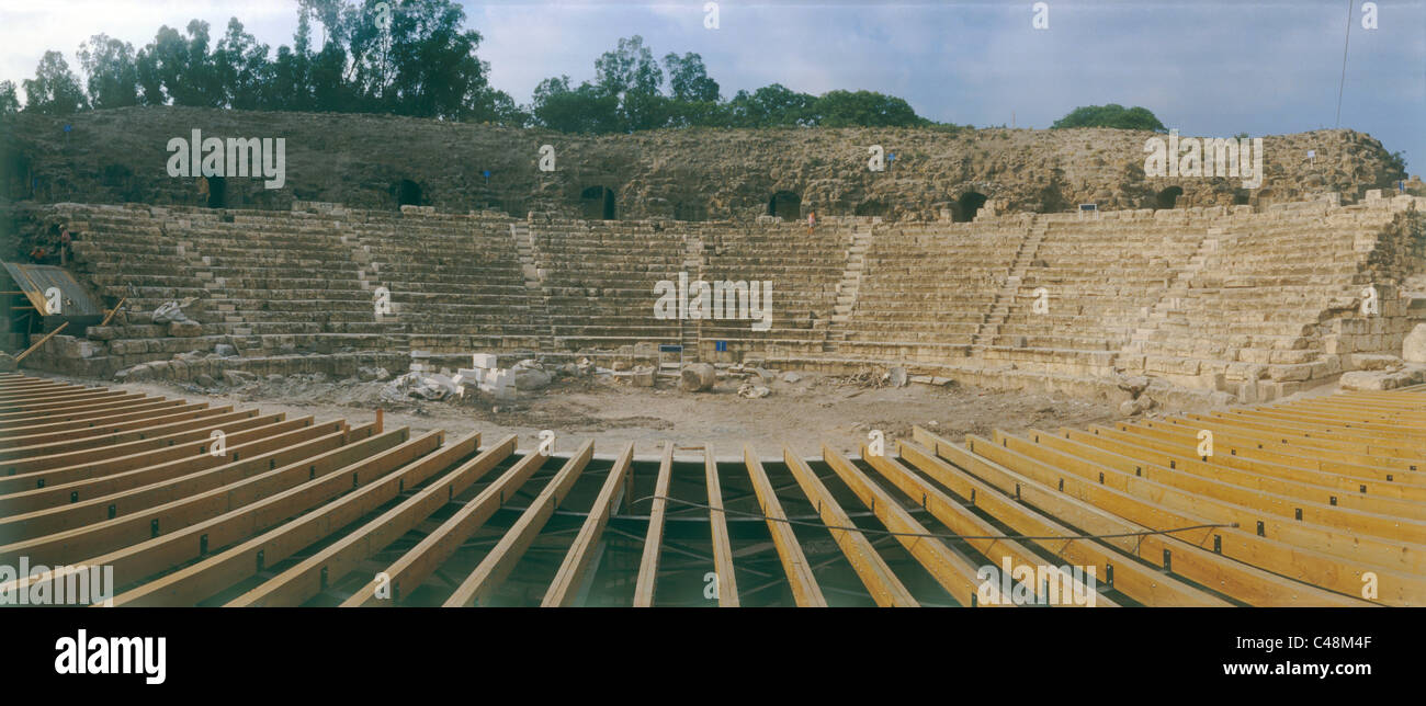 Photographie panoramique de l'Amphithéâtre romain dans les ruines de Bet Shean Banque D'Images