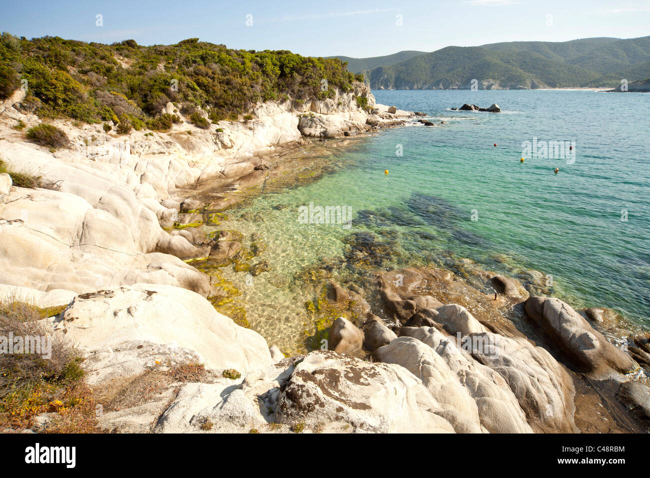 Rocky Bay à Kalamitsi, Sithonia, Halkidiki, Grèce Banque D'Images