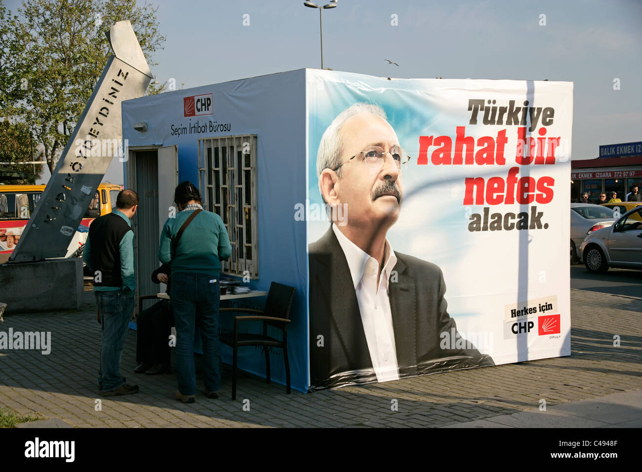 Pour les PSC stand campagne parti politique menant à l'élection générale de 2011 en Turquie, Istanbul, Turquie Banque D'Images