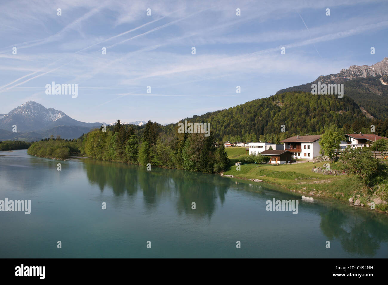 Vue sur la rivière à Lech, Autriche Banque D'Images