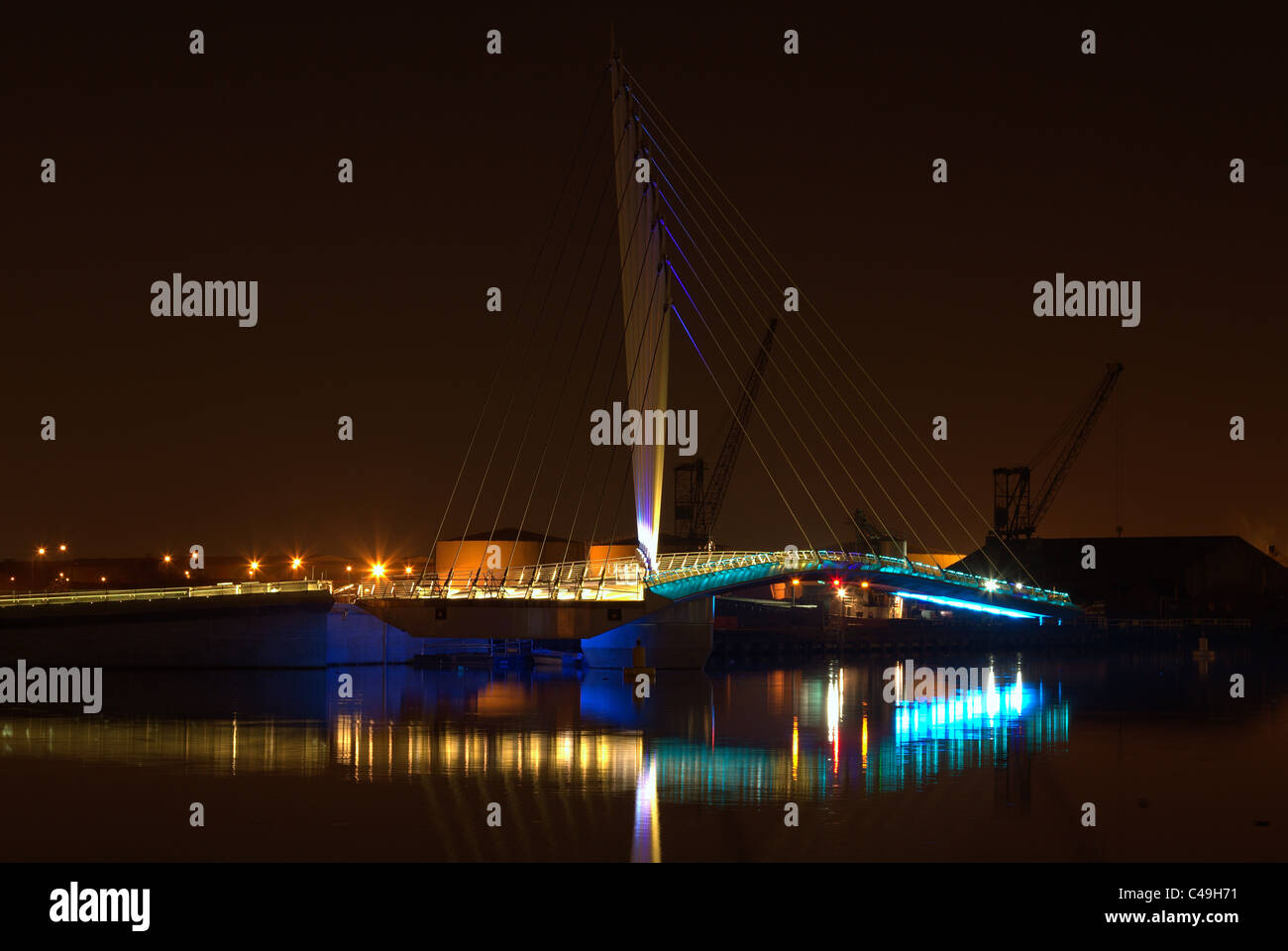 Passerelle Media City de nuit. Salford Angleterre. Banque D'Images