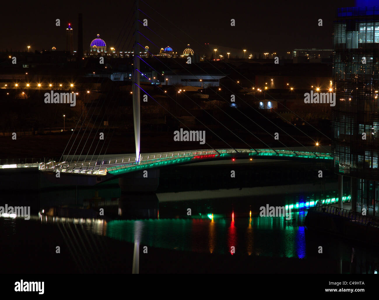 Passerelle Media City de nuit. Salford Angleterre. Banque D'Images