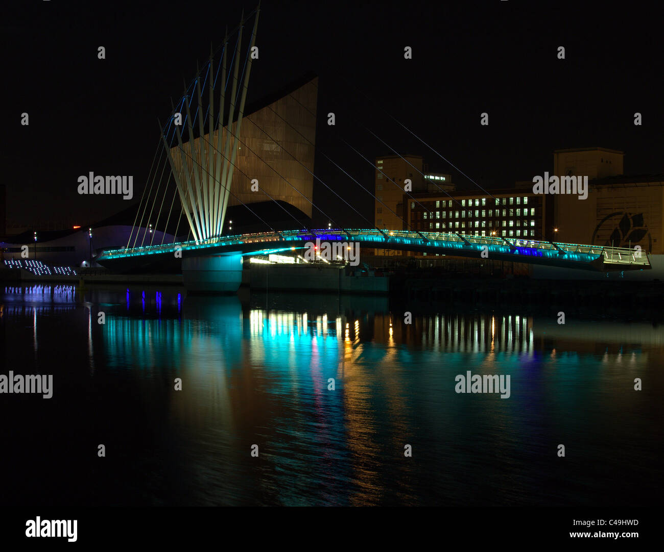 Passerelle Media City de nuit. Salford Angleterre. Banque D'Images