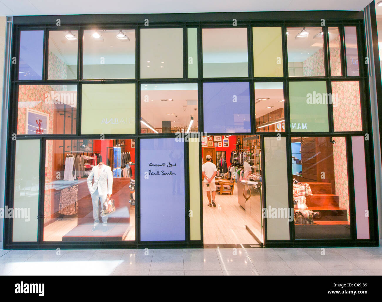 Paul Smith à l'intérieur du magasin dans le centre commercial de Dubaï ÉMIRATS ARABES UNIS Banque D'Images