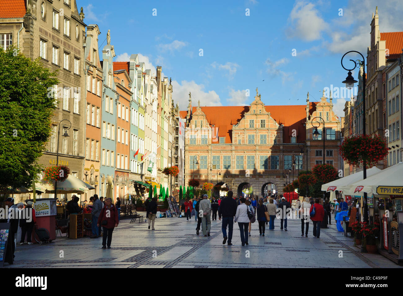La rue Długi Targ (le marché long), centre de la vieille ville de Gdansk, Pologne Banque D'Images