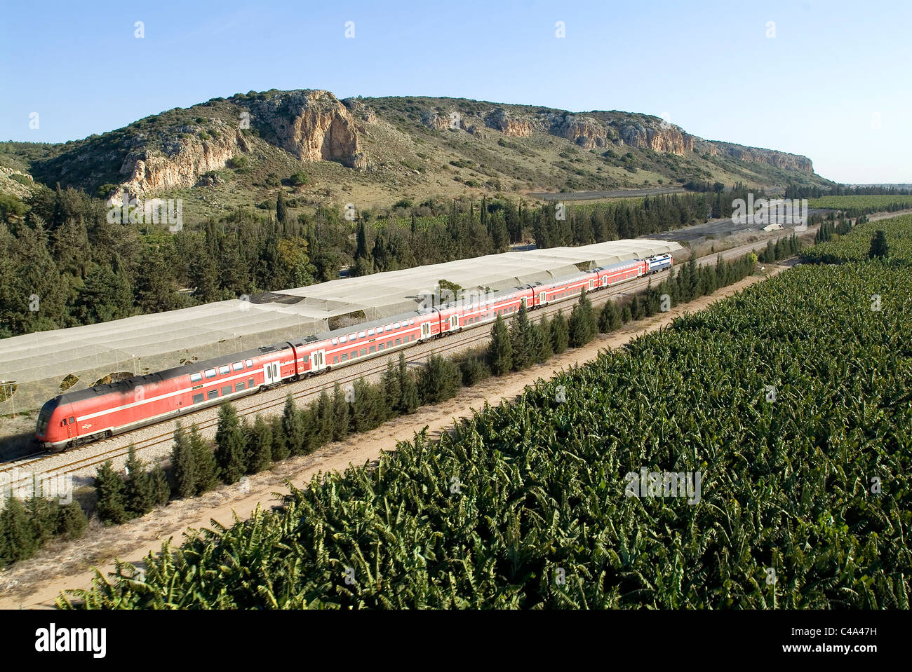 Photographie aérienne d'un train dans le Sharon Banque D'Images