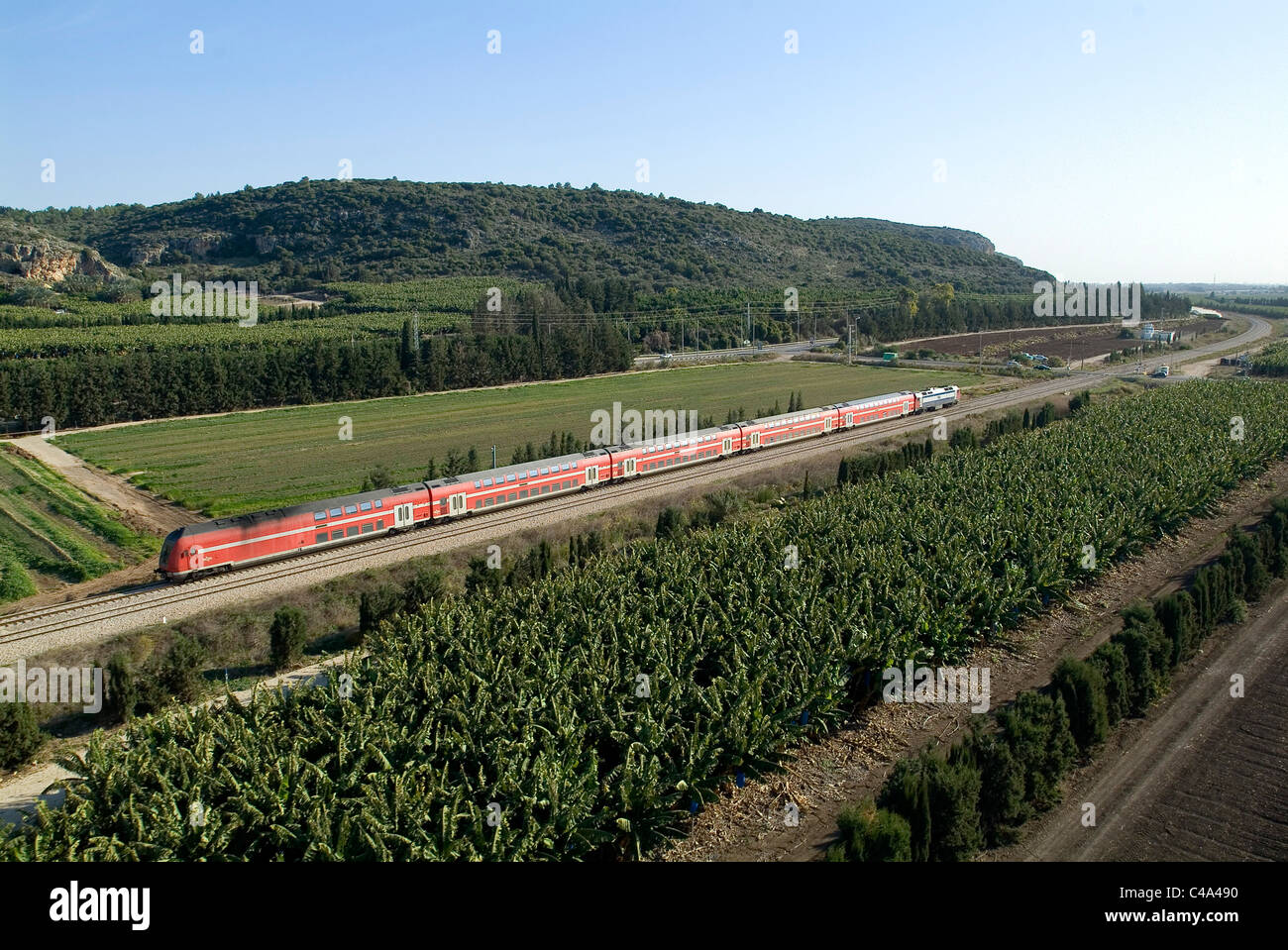 Photographie aérienne d'un train dans le Sharon Banque D'Images