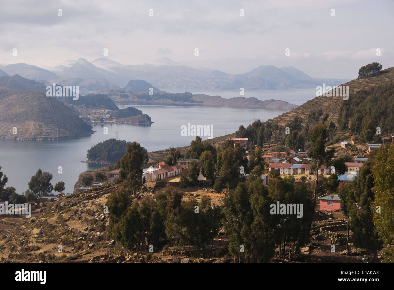 Ville d'en haut avec le lac Titicaca. Banque D'Images