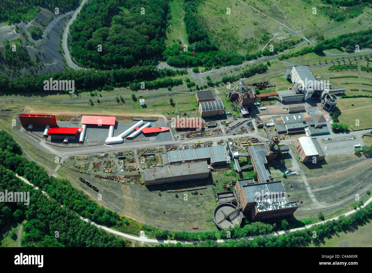 Vue aérienne de la mine de charbon musée musée du Carreau Wendel", Petite Roselle, Moselle, France Banque D'Images
