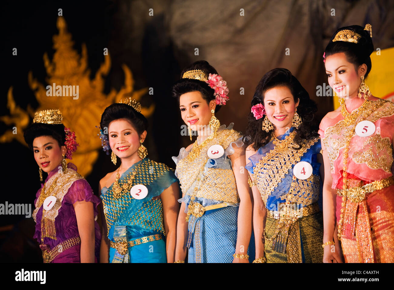 La Thaïlande, Nong Khai, Nong Khai. Kathoey (déplacement) concours de beauté. Banque D'Images