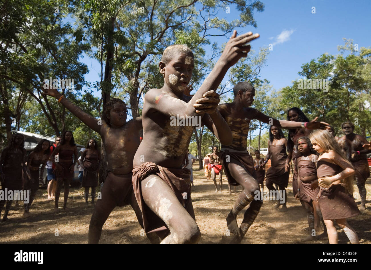 L'Australie, Queensland, Laura. Troupe de danse autochtones au Festival de danse autochtones Laura. Banque D'Images