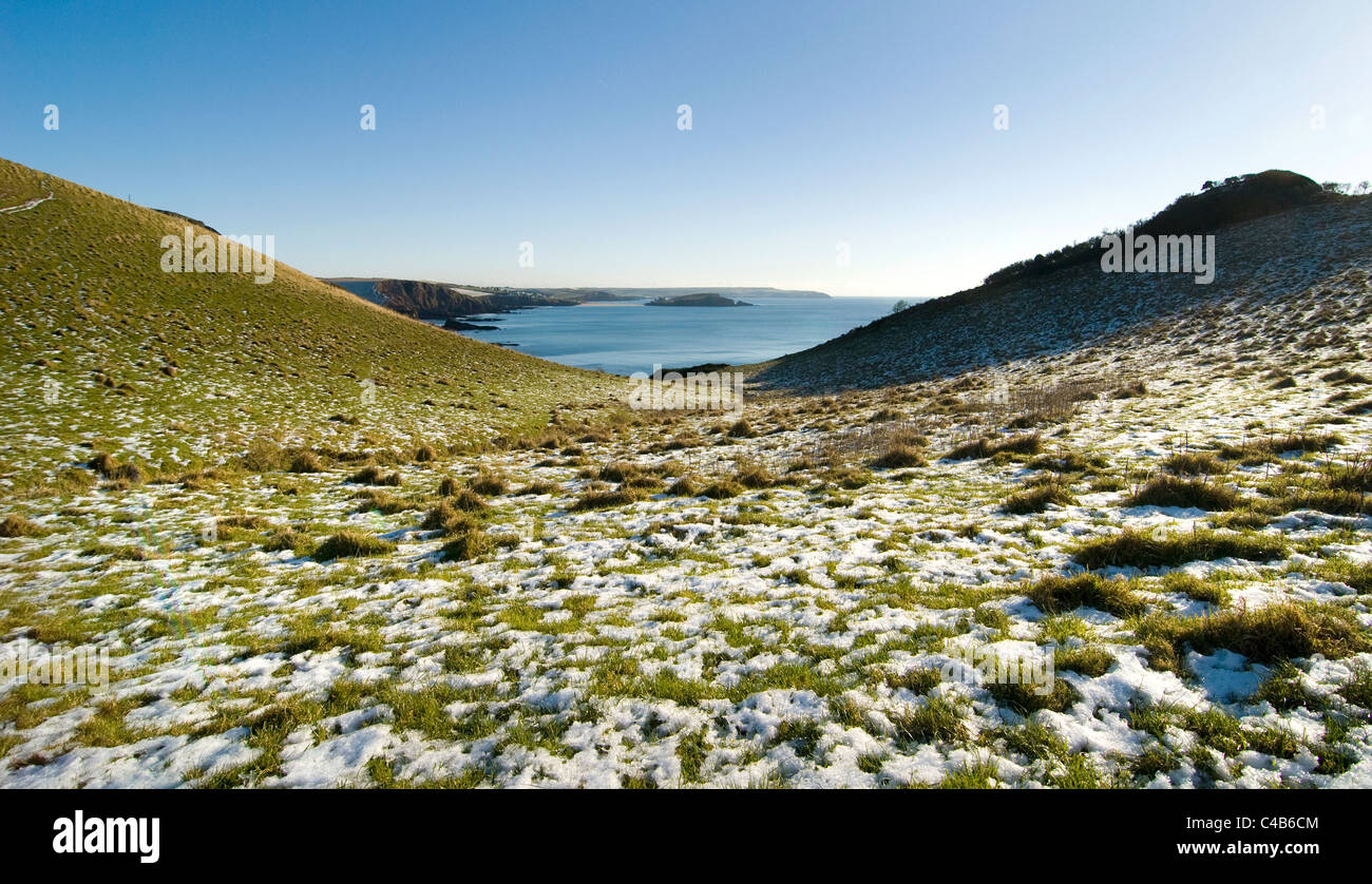 Côte au nord de Bigbury-on-Sea, près de Kingston, ile de Burgh en arrière-plan. South Hams, Devon. Banque D'Images