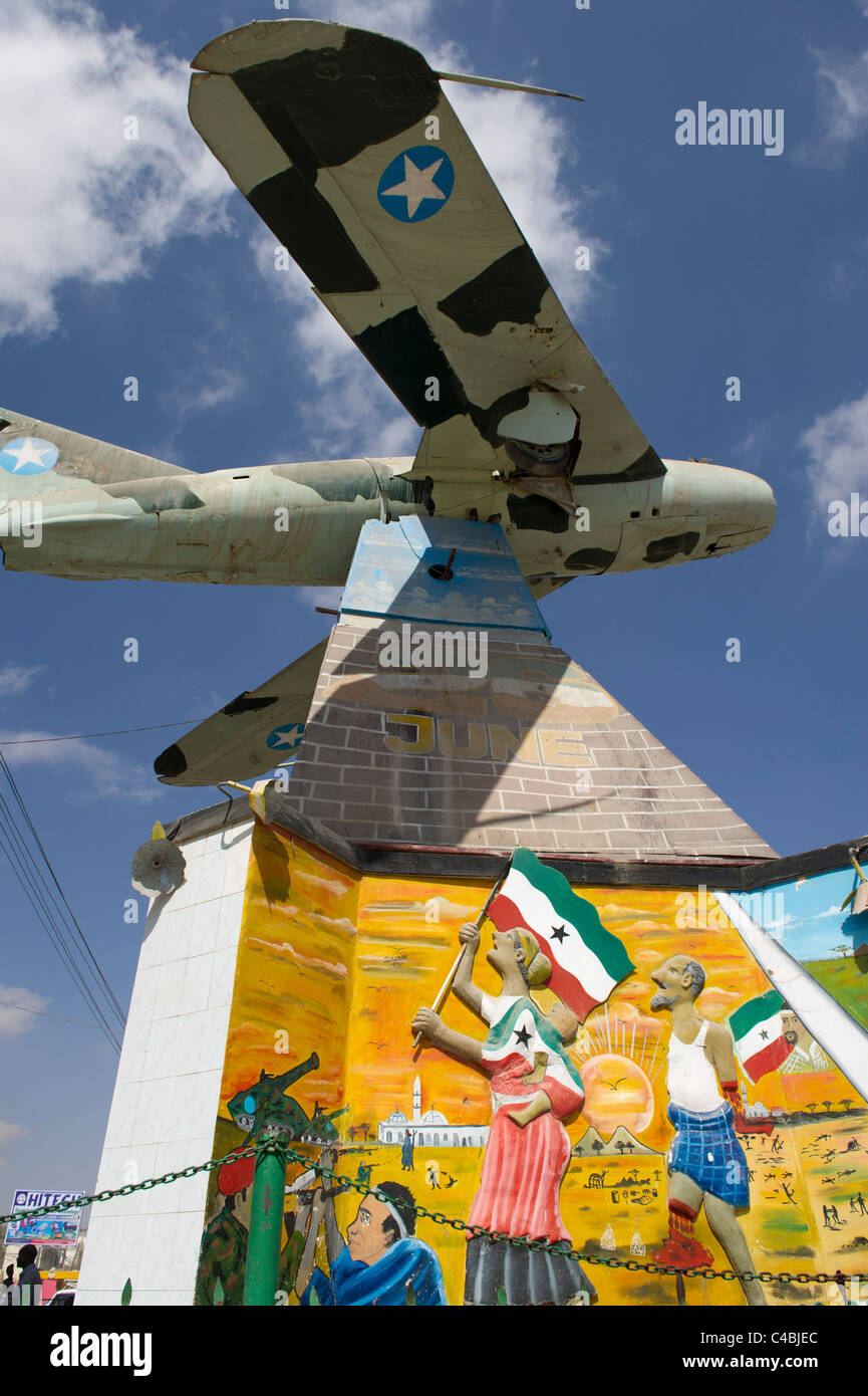 Russe MIG jet qui s'est écrasé en bombardant la ville, War Memorial, Hargeisa, Somaliland, en Somalie Banque D'Images