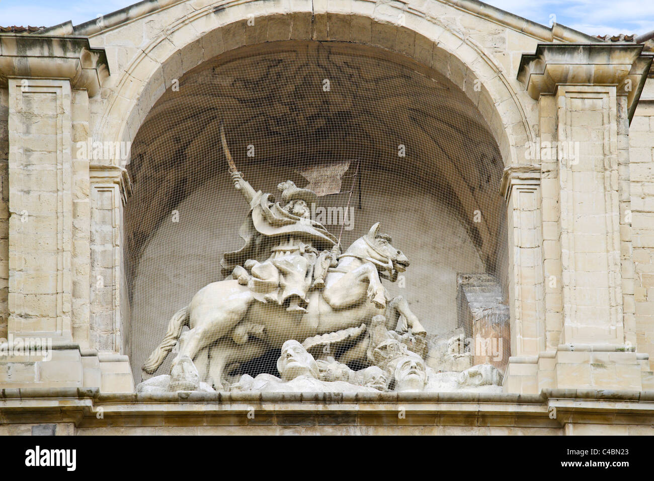 Statue de saint Jacques (Santiago) sur entrée de l'église de St James (Iglesia de Santiago el Real), Logroño, La Rioja, Espagne Banque D'Images