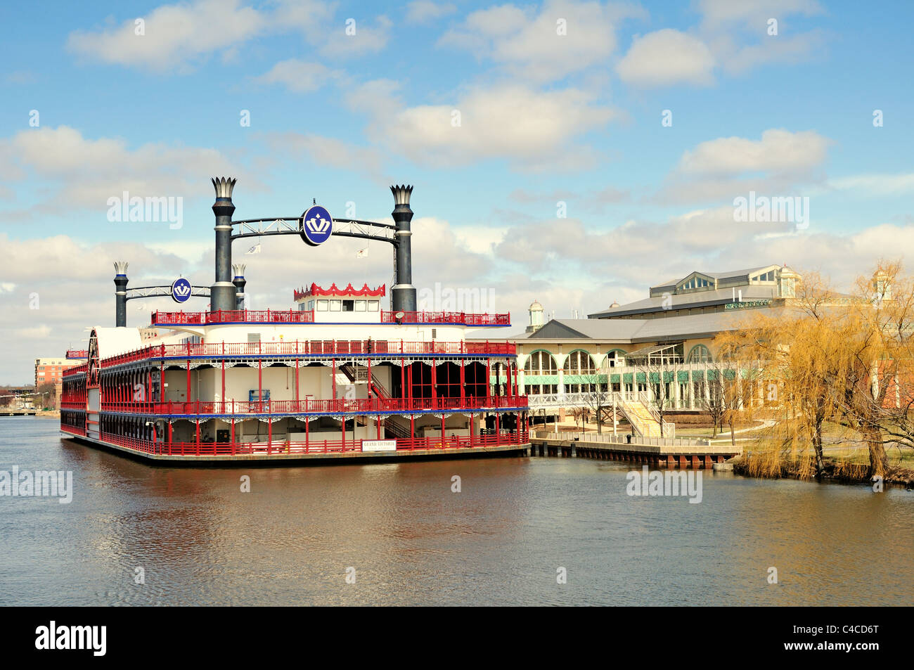 Le Grand Victoria casino riverboat ancrée dans la rivière Fox. Elgin, Illinois. Banque D'Images