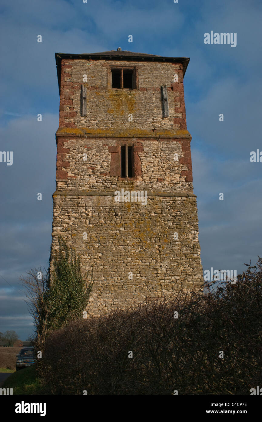 Un verticla shot de St Laurence's Church tower, King's Newnham, Warwickshire Banque D'Images