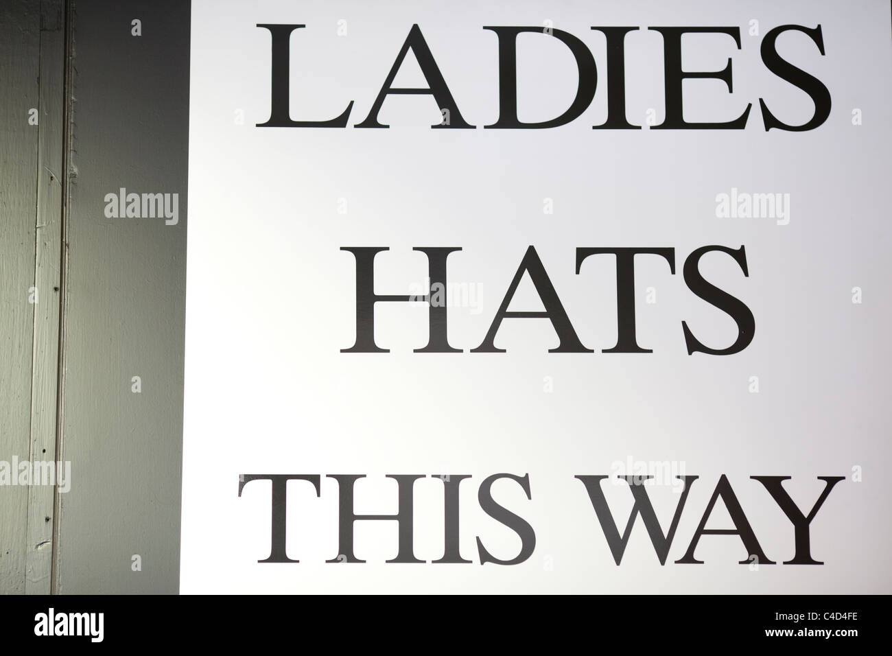 Mesdames chapeaux à Lock & Co hatters, St James's, Londres. Photo:Jeff Gilbert Banque D'Images