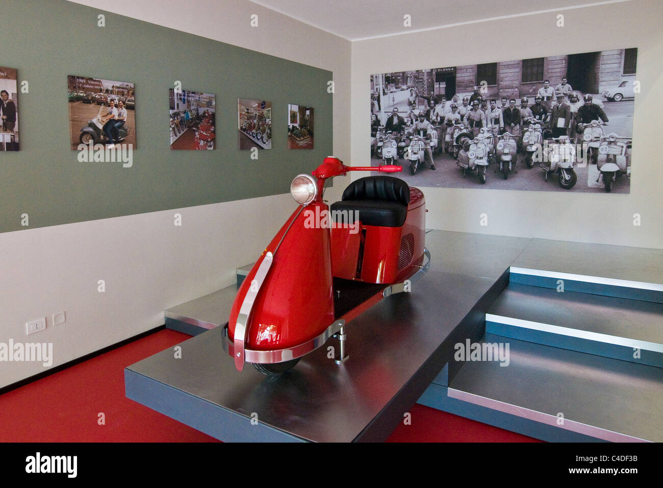 Lambretta Scooter & museum, Rodano, province de Milan, Italie Banque D'Images