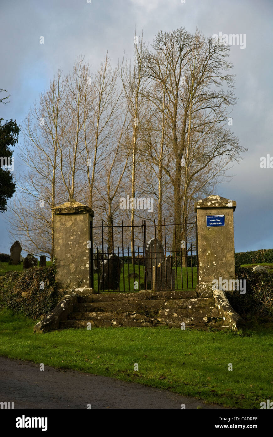 Entrée de l'Île Galloon Cimetière, Lough Erne Supérieur, comté de Fermanagh, en Irlande du Nord Banque D'Images