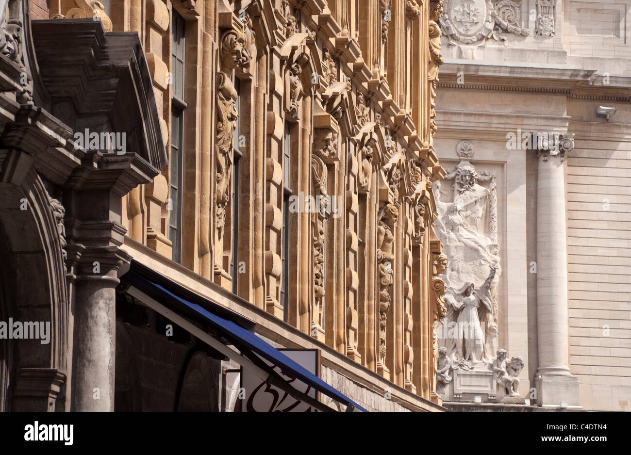 Façades de la Vieille Bourse et l'Opéra de Lille Flandre France Banque D'Images