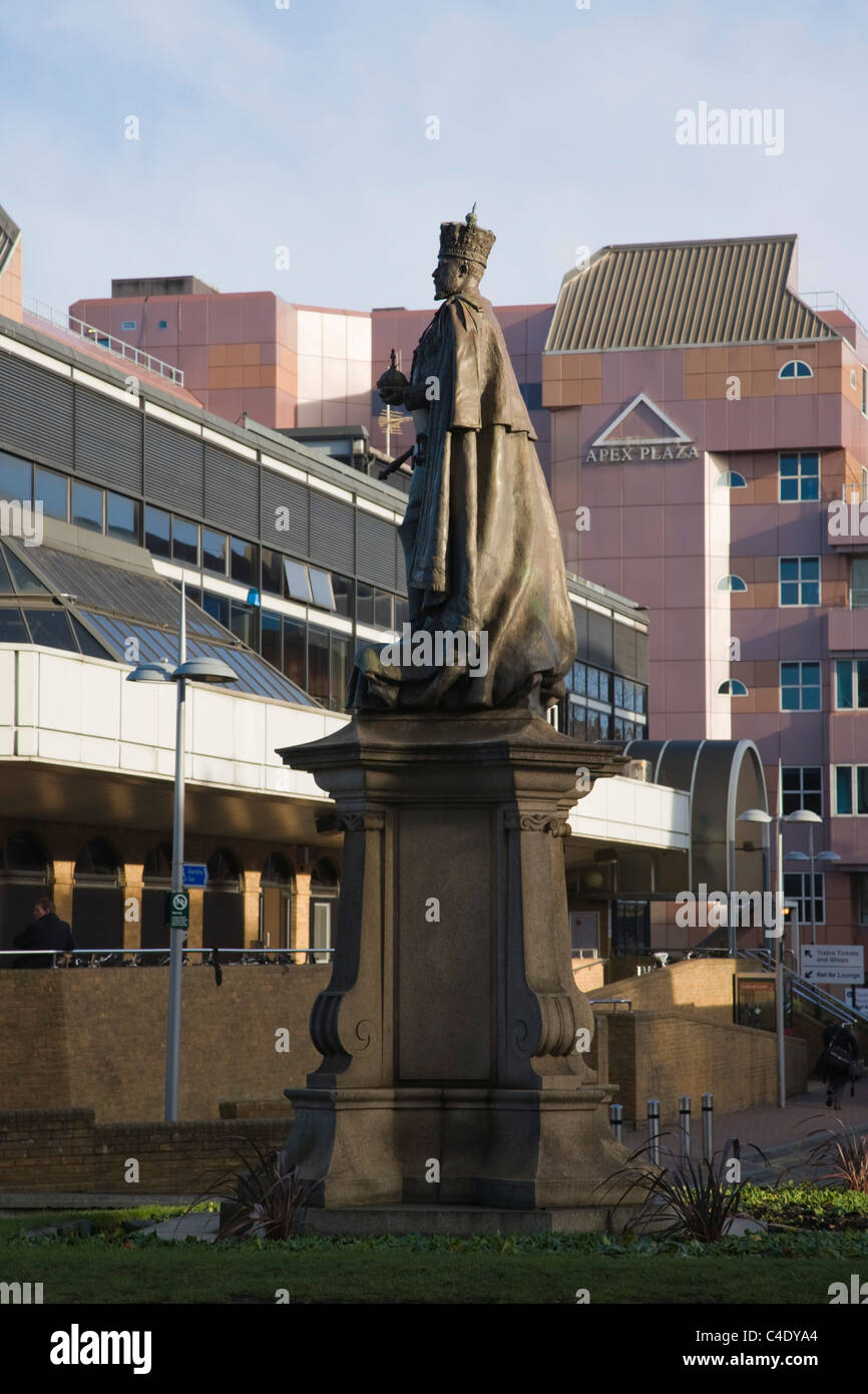 La statue du roi Édouard VII. Place de la gare. La lecture. Dans le Berkshire. UK Banque D'Images