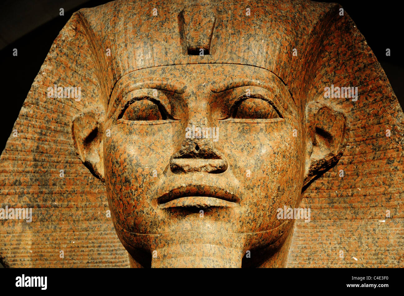 Le Sphinx de Tanis dans le musée du Louvre, Paris Banque D'Images