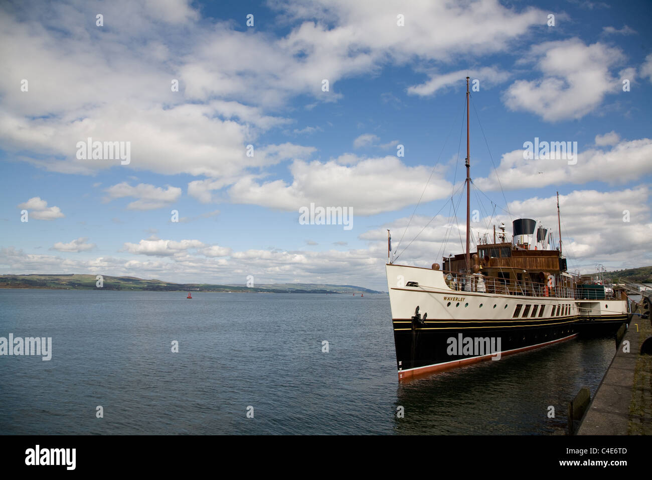 Faire du bateau à vapeur, 'Waverely' à Greenock port. Banque D'Images